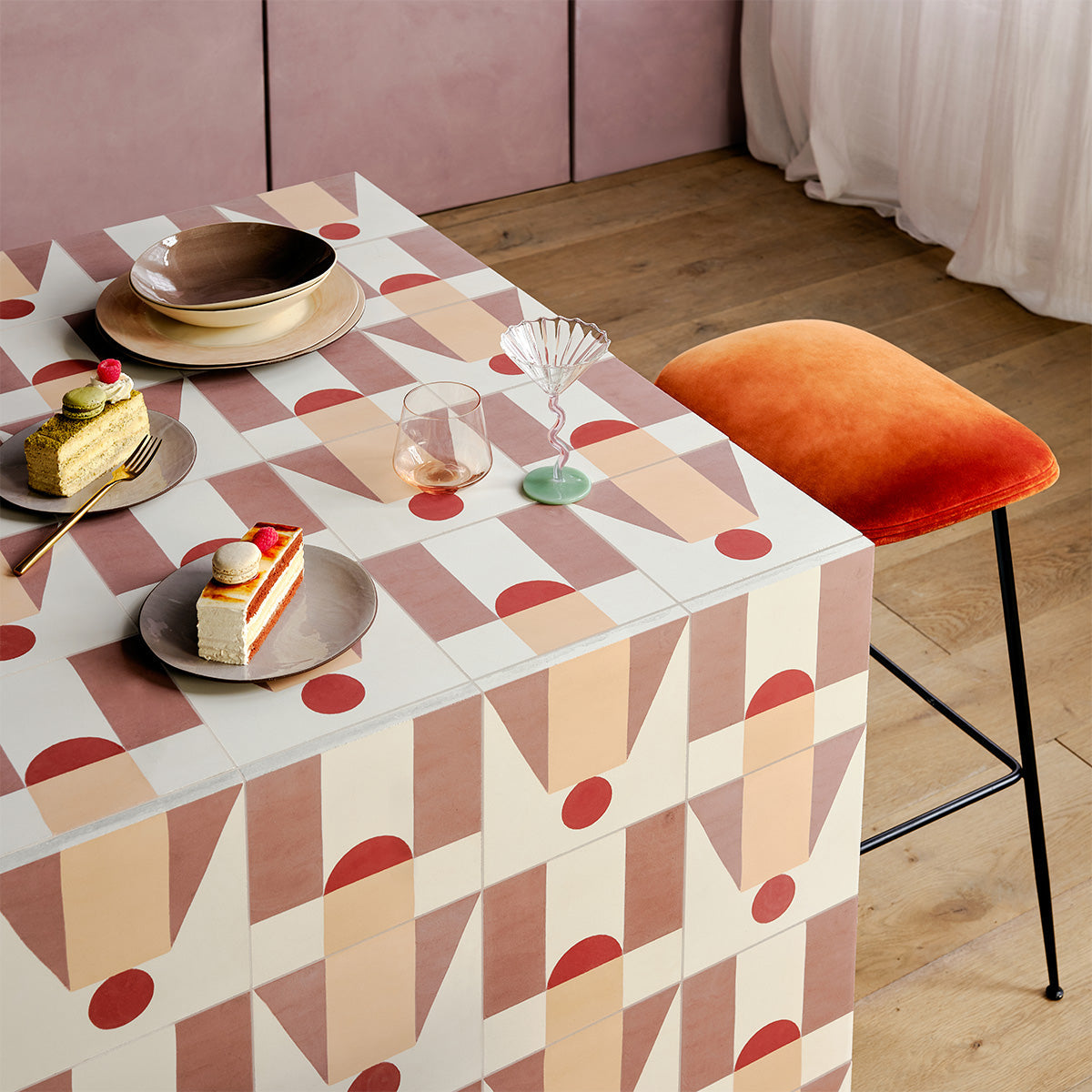 Dulce Arch Rhubarb Tile